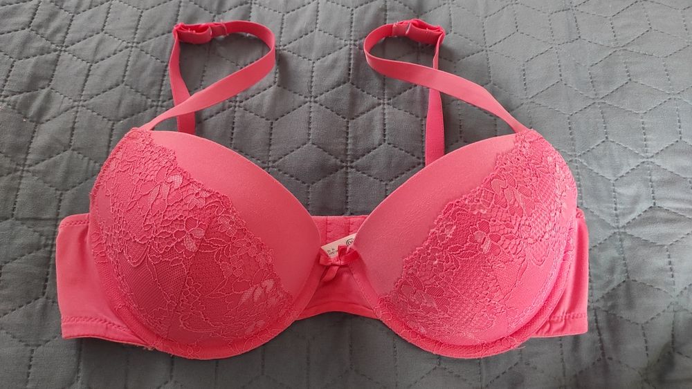 Biustonosz C&A 80 C delikatnie usztywniany