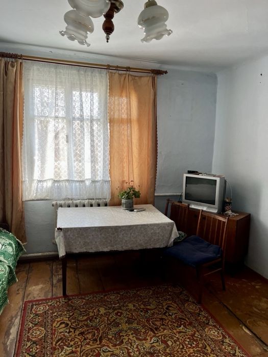 Продам добротний цегляний будинок.