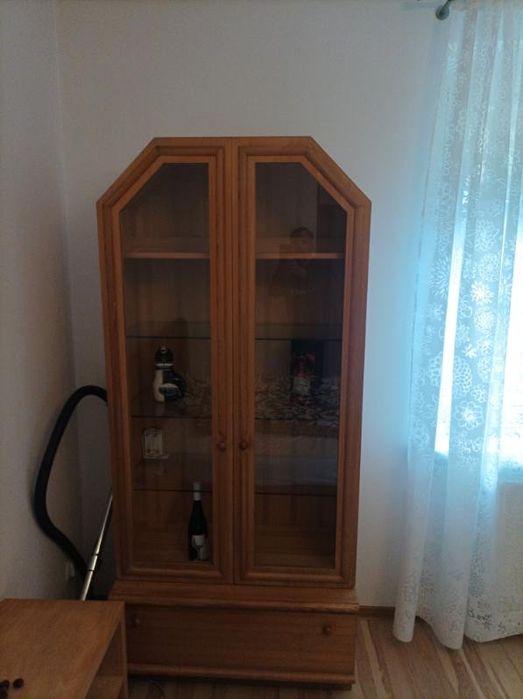 Szafka witryna z drewna sosnowego