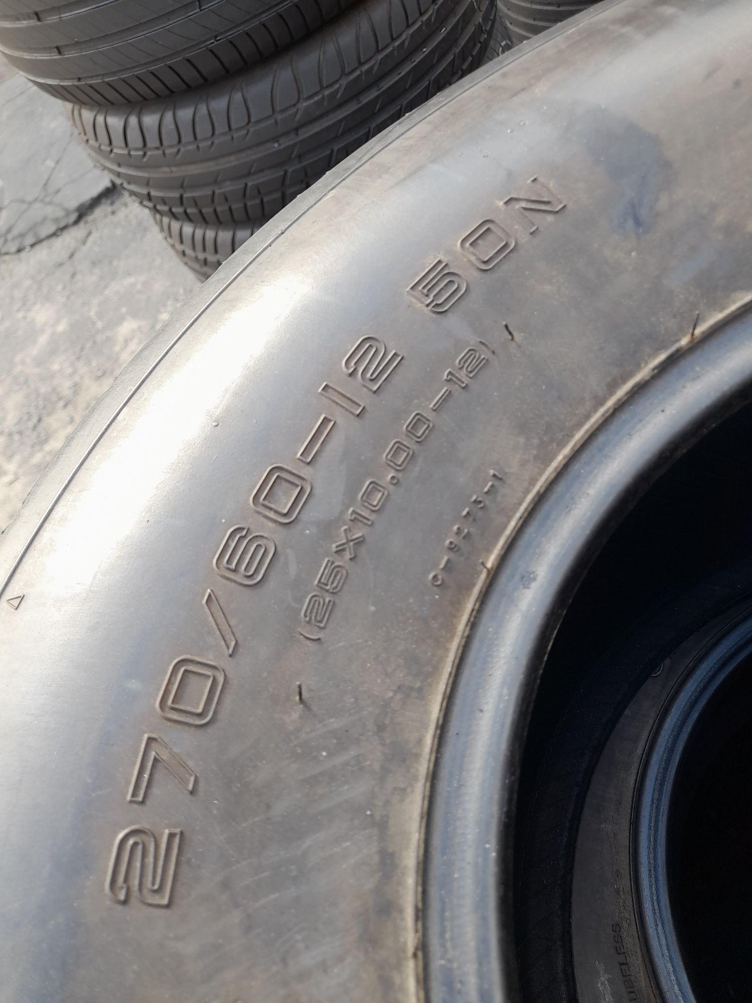 Opony używane 270/60/12 maxxis 2x7 mm