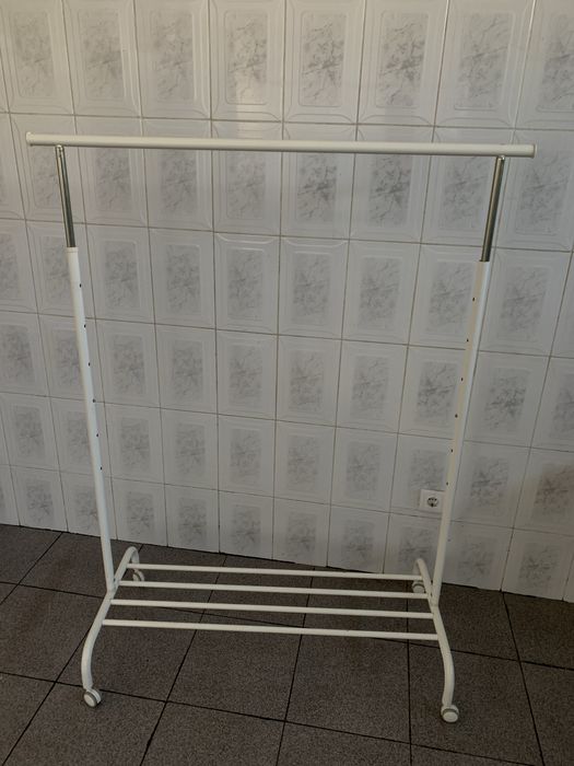 Suporte para cabides