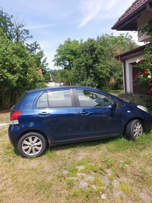 Toyota Yaris 1,33 MMT Executive 2009 Benzyna i LPG