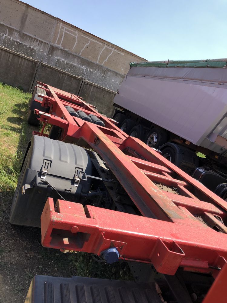 Обменяю полуприцеп хайкю 20/40/2(20)