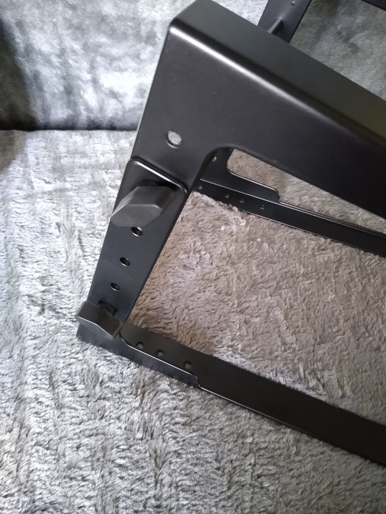 Stojak na laptopa