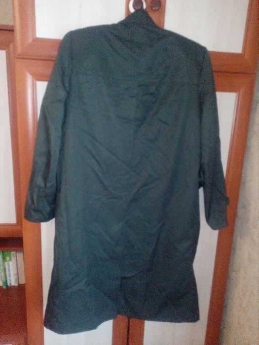 Плащ демисезонний, кольору полині, розмір 50/3