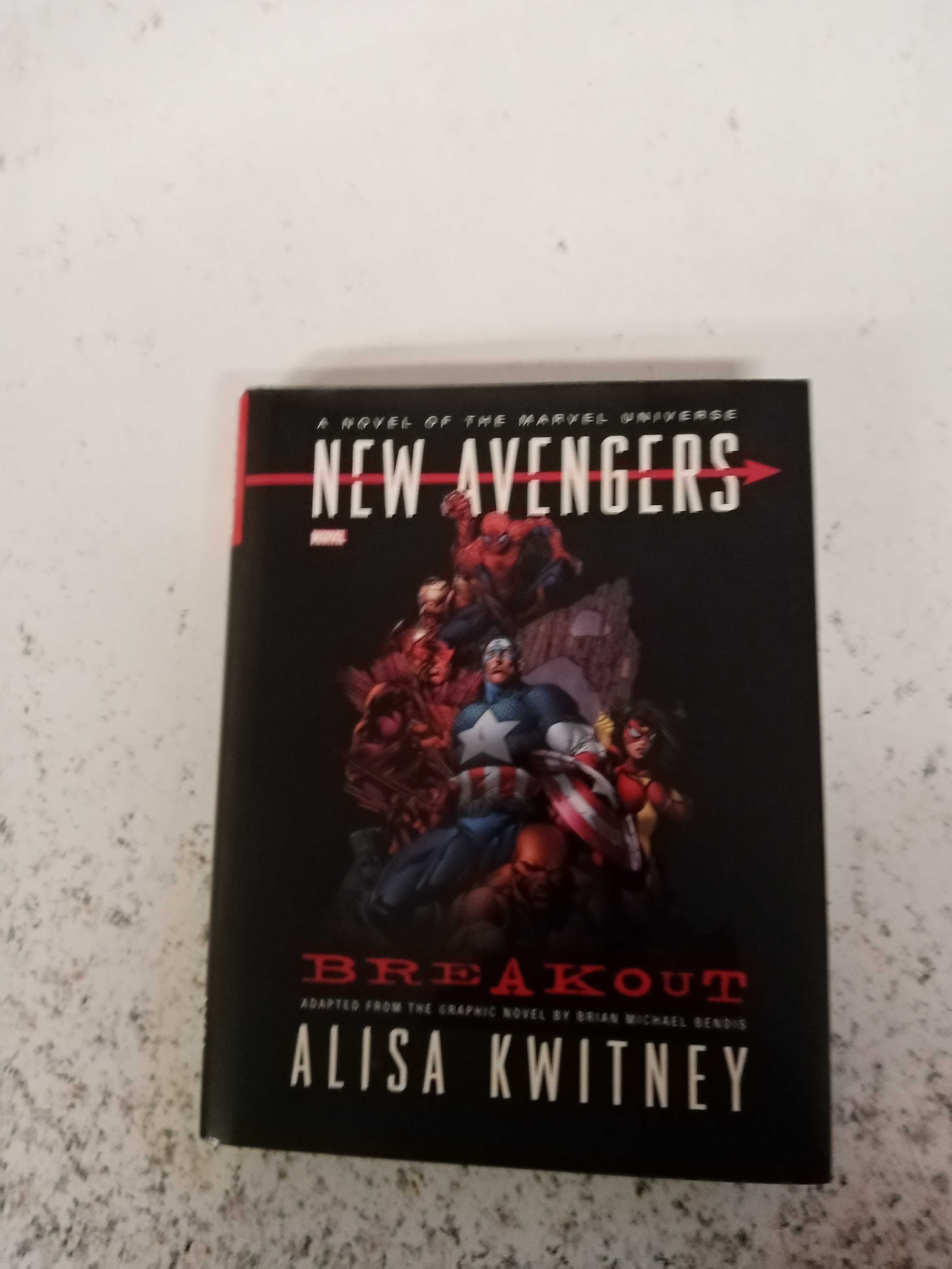 Livro Marvel-new avengers, breakout. Em inglês,  só letras