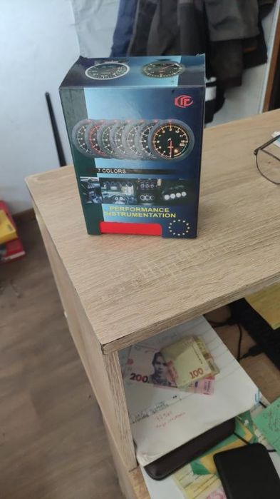 Электронный датчик давления масла + цифровой указатель LED диодный