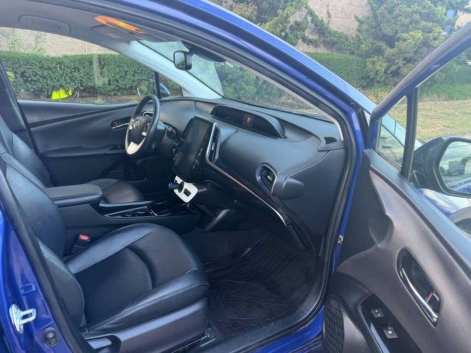 Toyota Prius Four Touring      2018