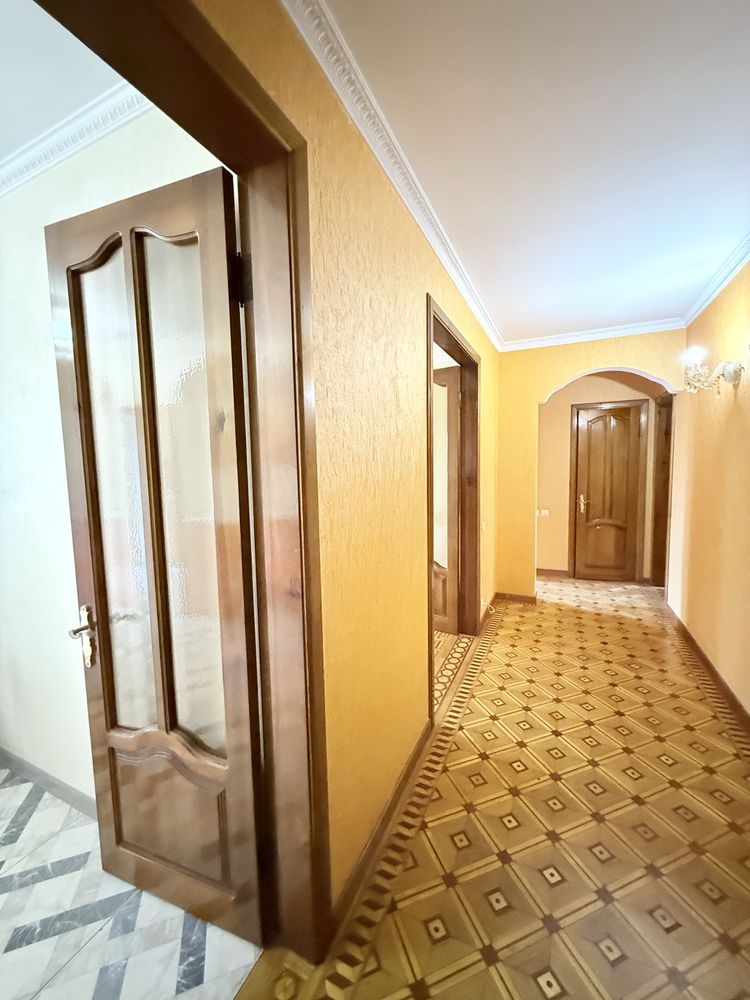 Сдам 3 комнатную квартиру на Королева 1
