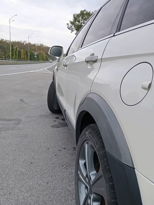 Продам Гарну Chevrolet Captiva C140