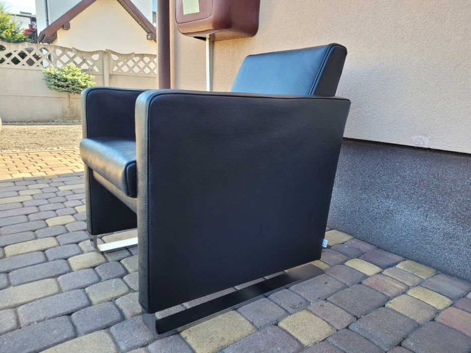 Nowoczesny Fotel Jori Navy Skóra Naturalna Design Furniture