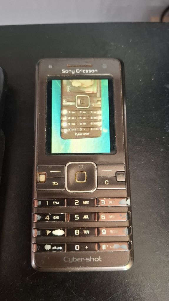 2 sprawne telefony sony ericson z ladowarka