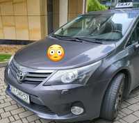 Sprzedam Toyotę Avensis