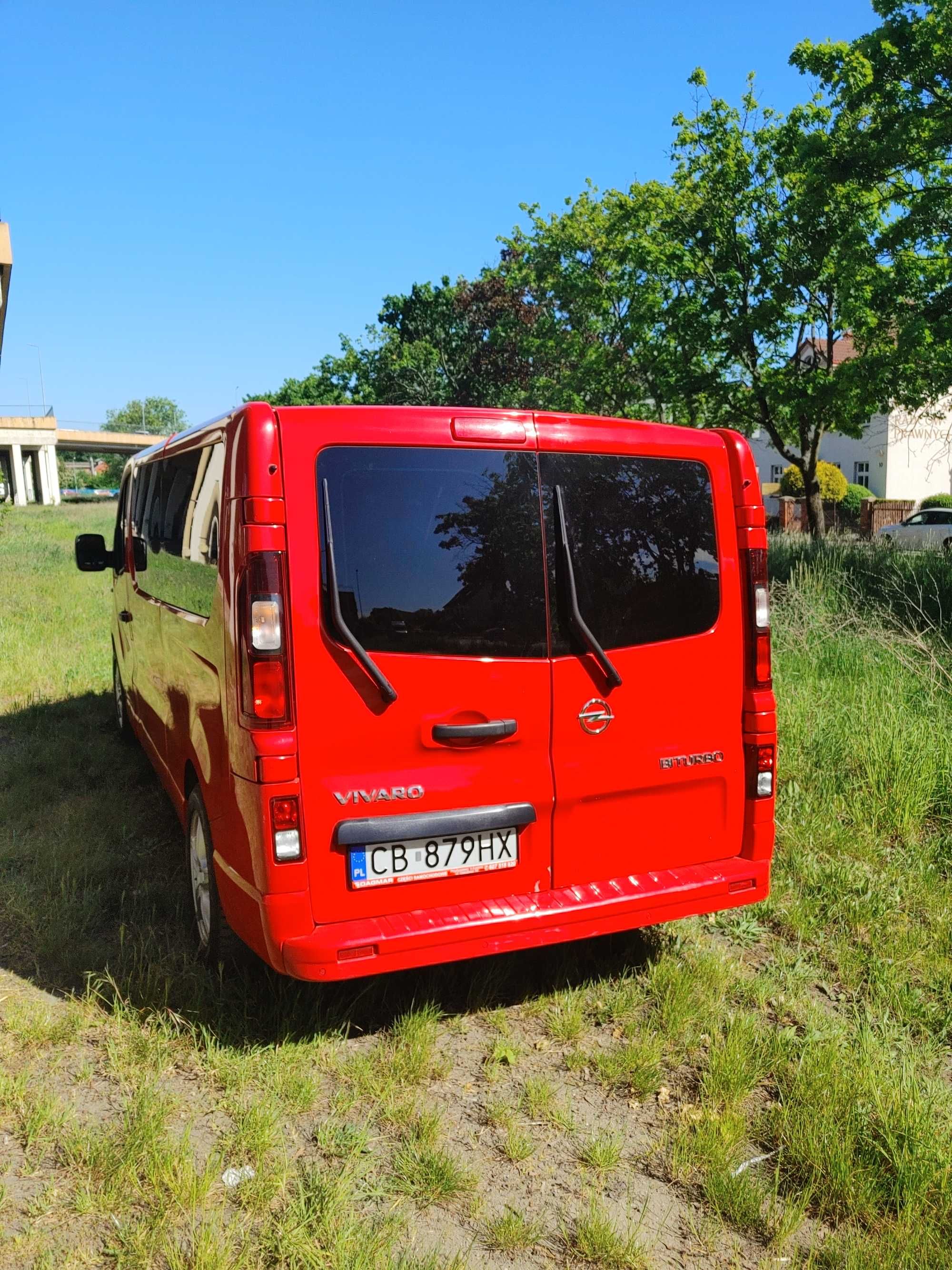 sprzedam opel vivaro bi turbo 2017