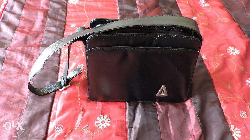 Mala Vintage em pele, Carven Paris