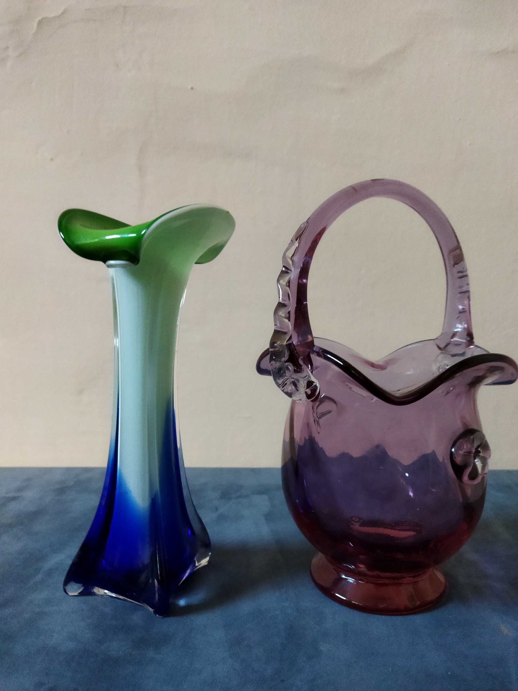 Продам стеклянные и керамические вазы.