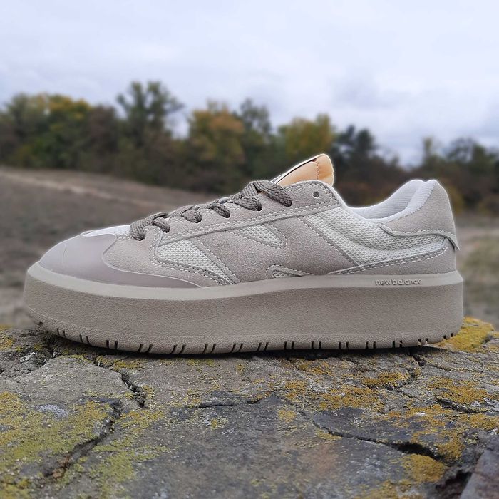 Жіночі кросівки New Balance CT302 бежеві