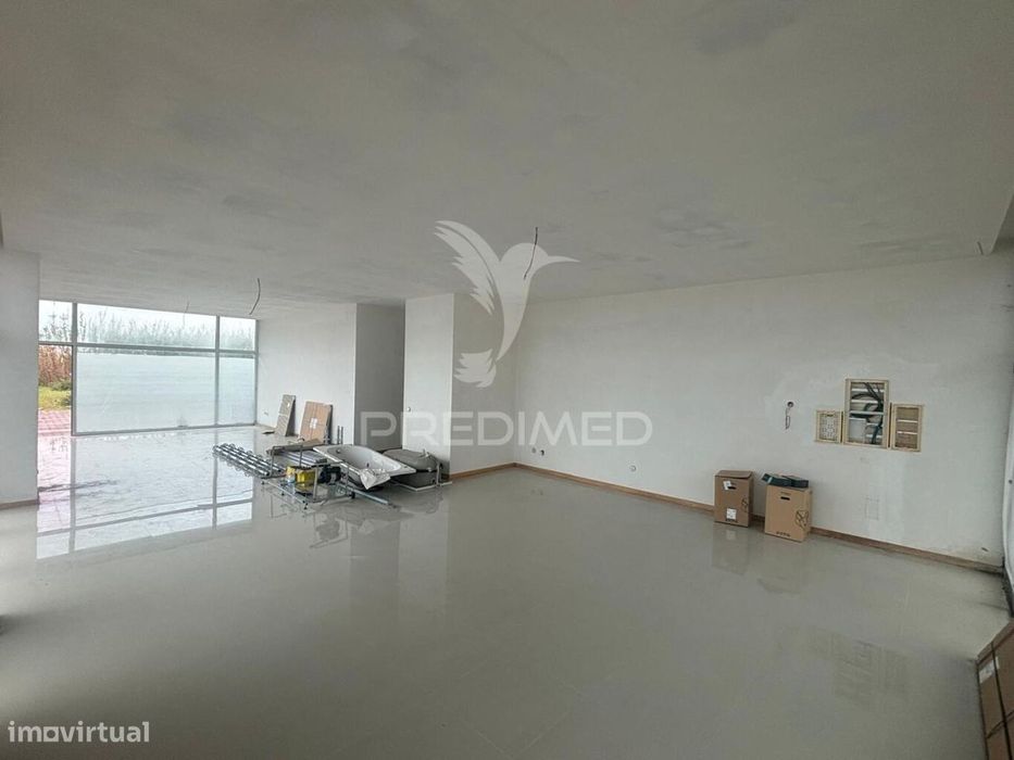 Loja com Potencial para Conversão em Apartamento T1