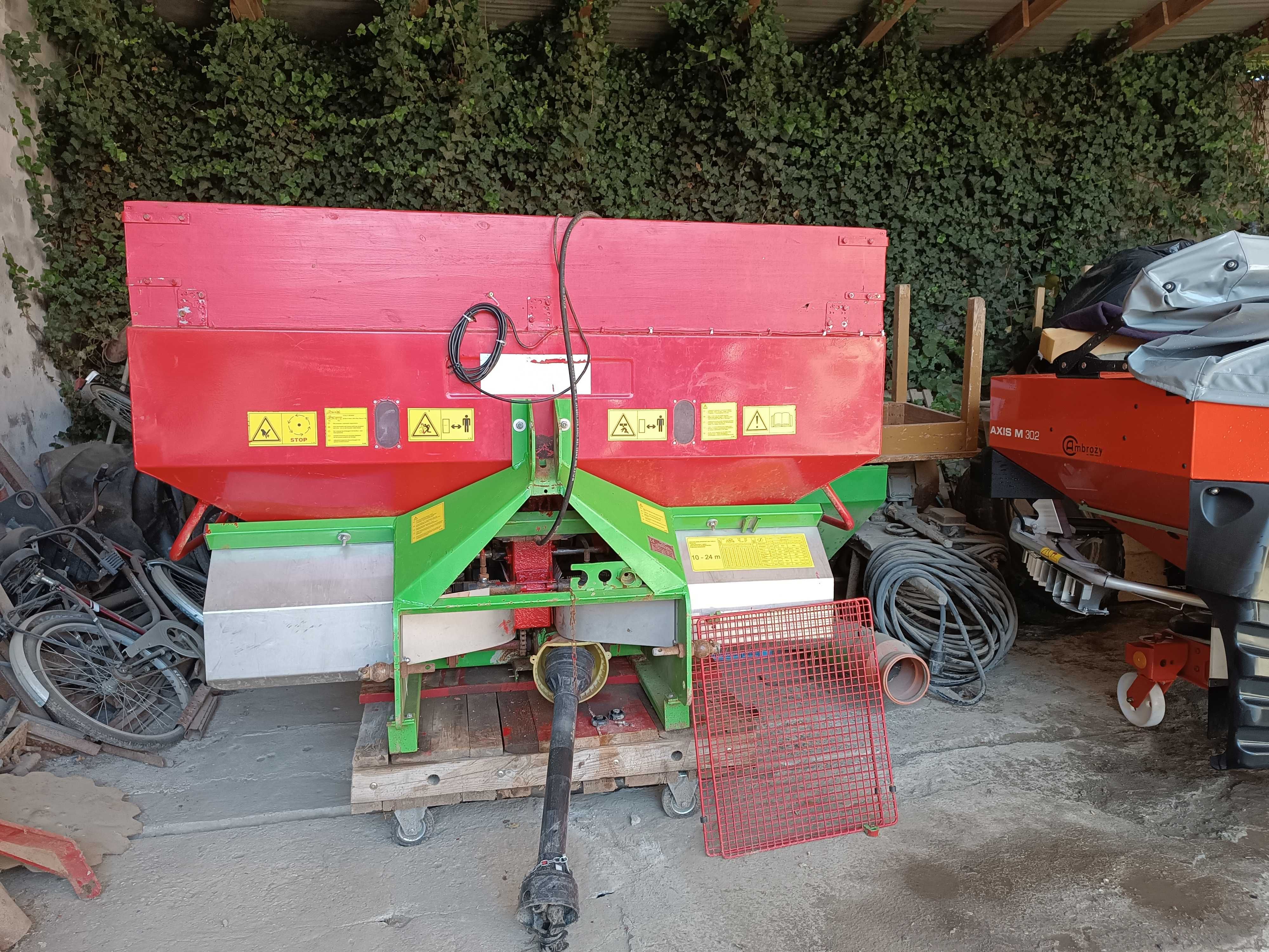 Sprzedam rozsiewacz nawozu Unia MX850