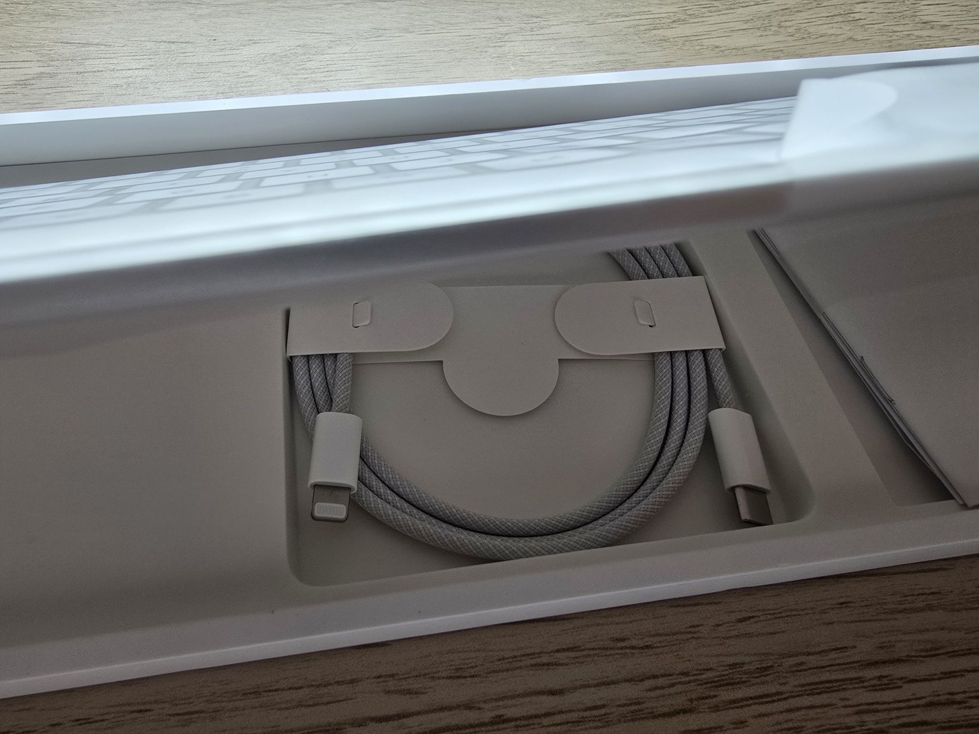 Magic Keyboard Touch ID numérico