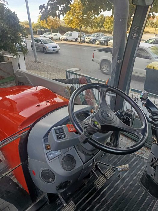 Trator Kubota M135 GX