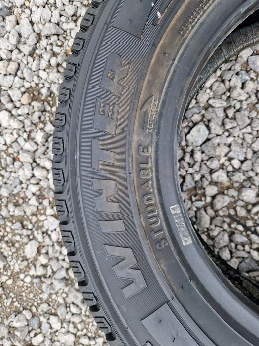 Opony zimowe Pirelli Winter Chrono 205/70r15C z kolcami