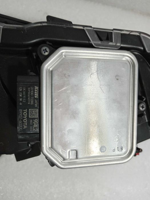 Фара права оригінал бу Toyota Land Cruiser Prado 250 2024-