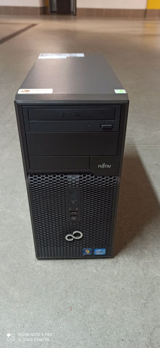 Komputer PC Fujitsu / monitor LG Flatron