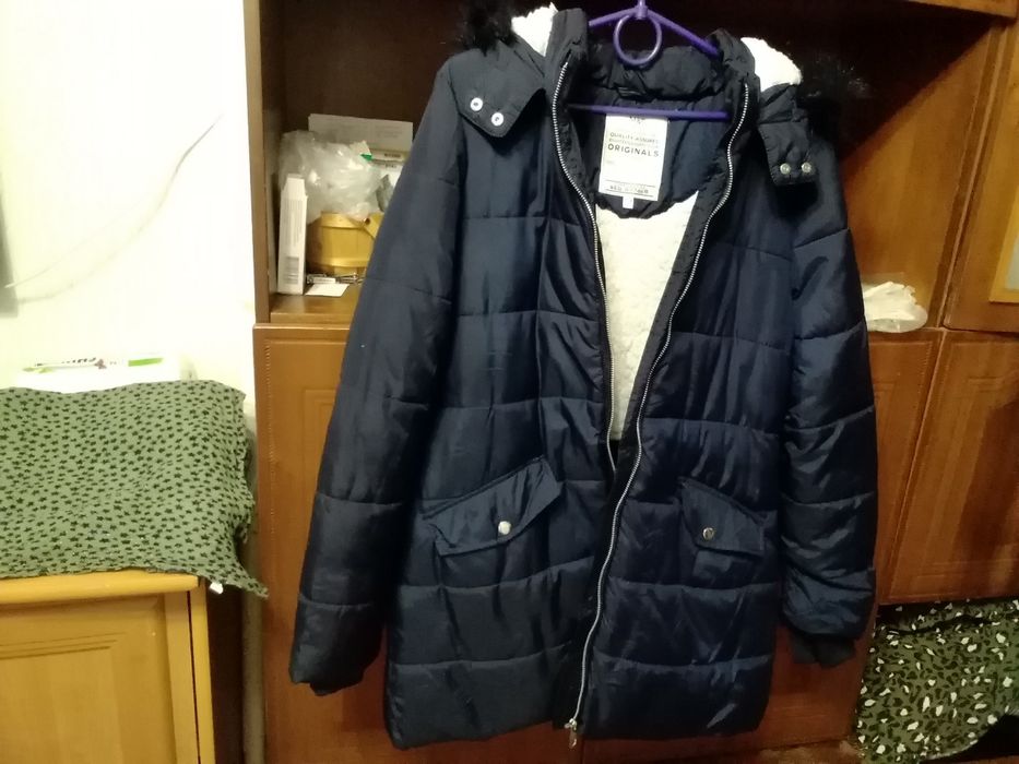 Продам синюю зимнюю длинную курточку