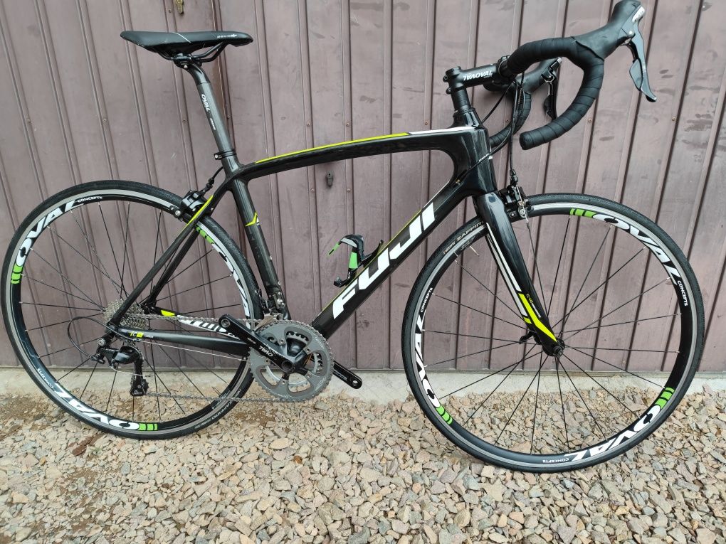 Fuji karbon Shimano 105 11s oval