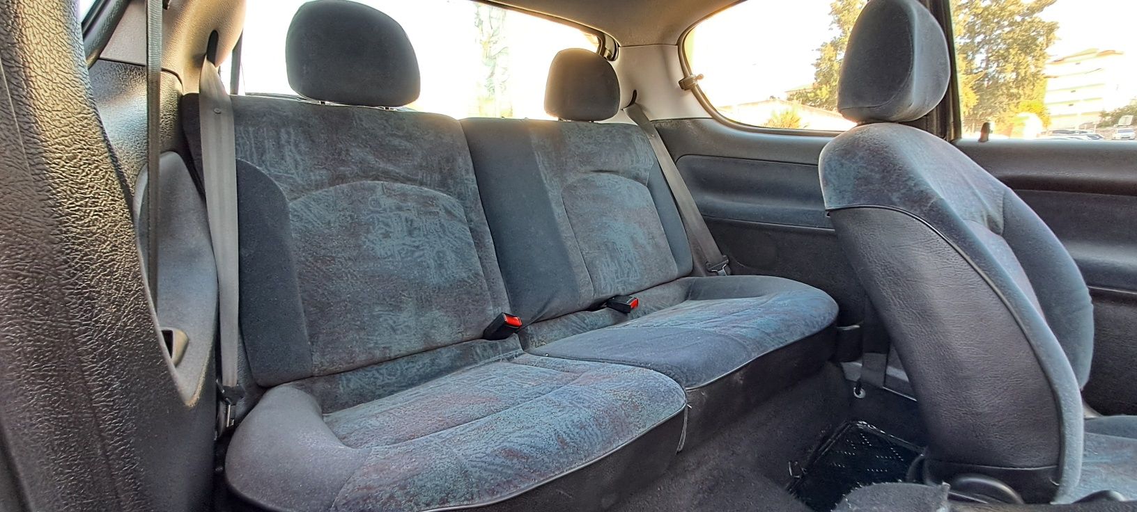 Peugeot 206 189,000 kms 2000