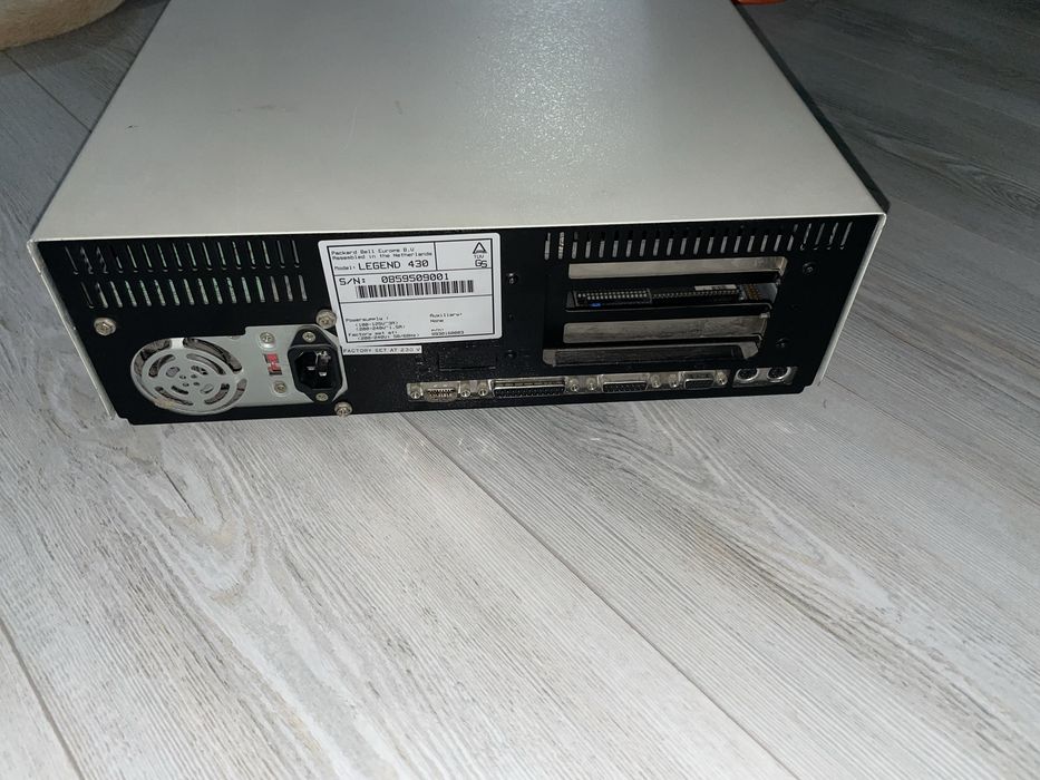 Stary retro komputer packard bell 486 legend 430