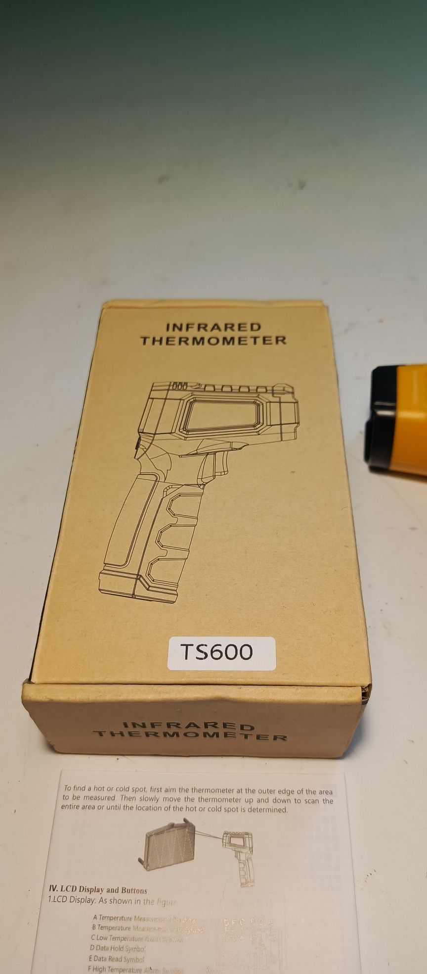 Termometr laserowy bezdotykowy TS 600