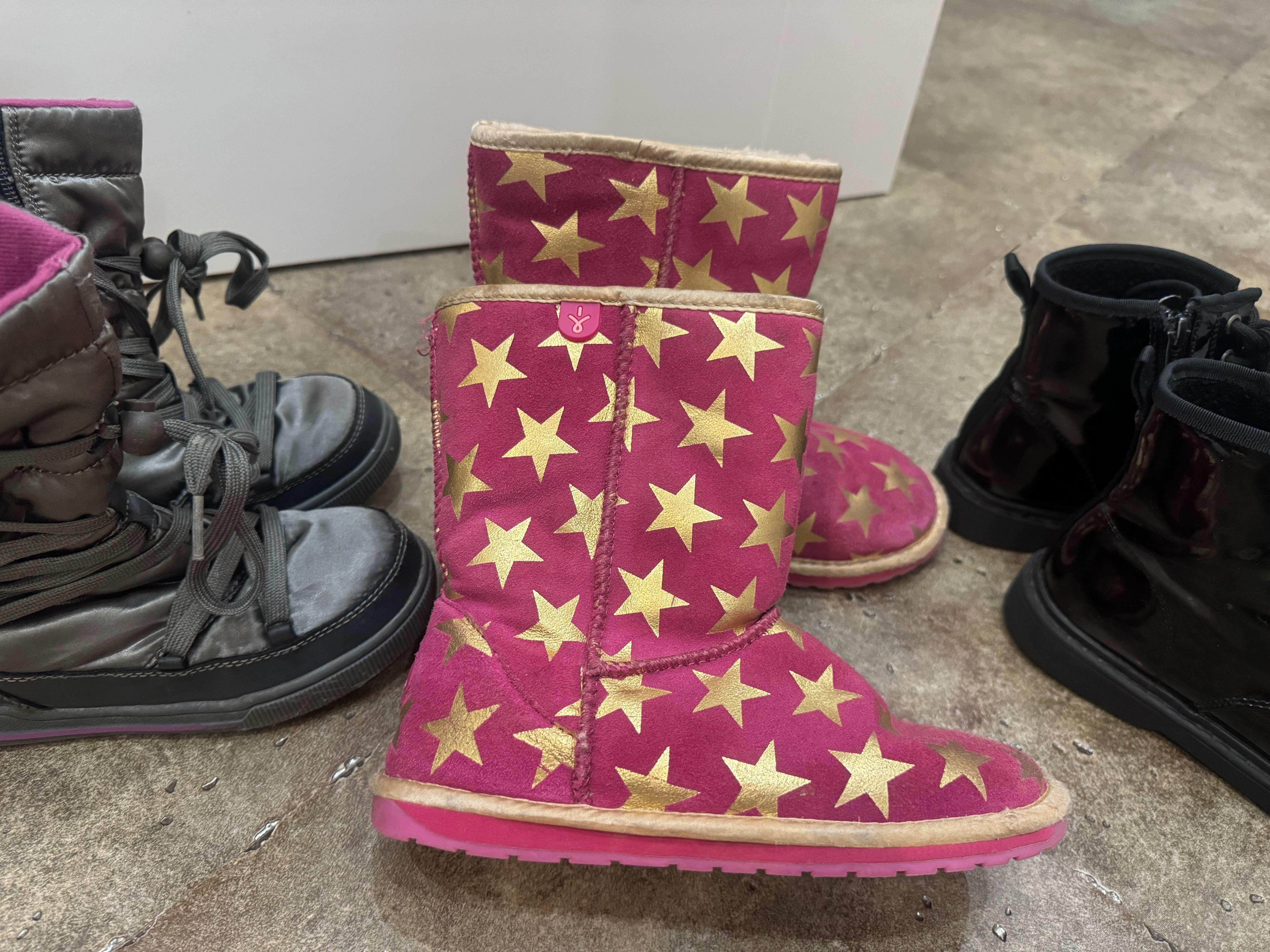 Зимове і демі взуття Ugg emu р 32