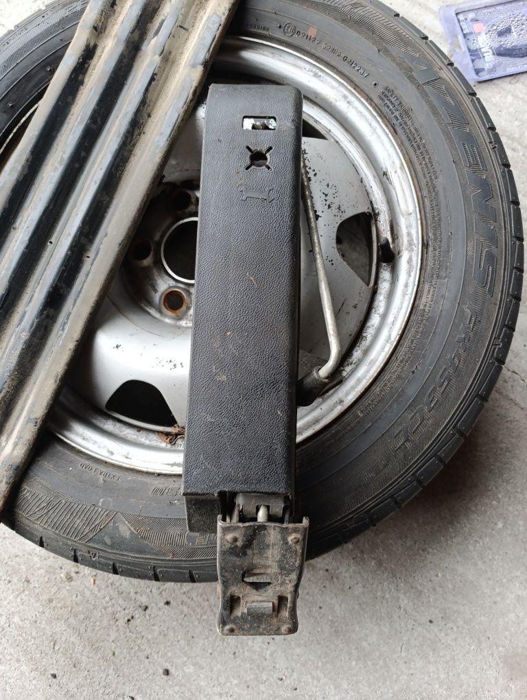 Blacha mocująca koło zapasowe 17cali lewarek VW t5 t5 lift t6