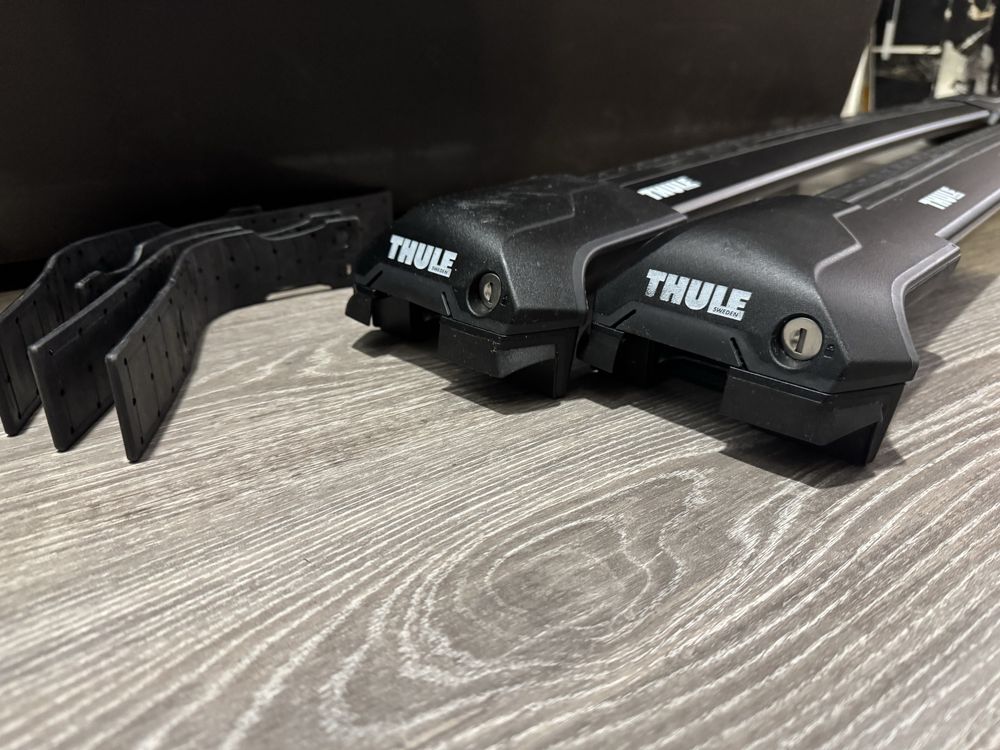 Б/в поперечини Thule Edge 7204 Raised Rail