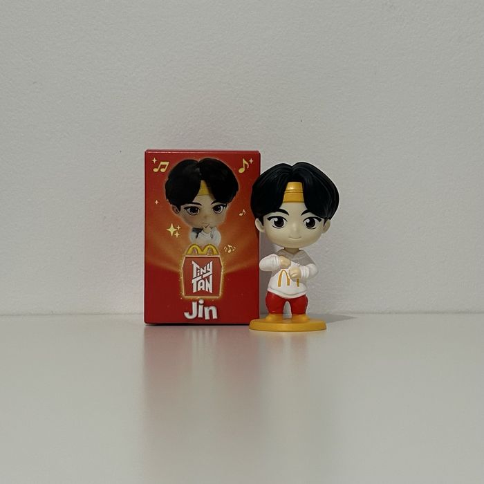 Boneco BTS Jin McDonald’s MIC Drop