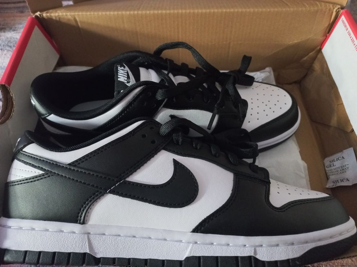 Nike Dunk "Panda"