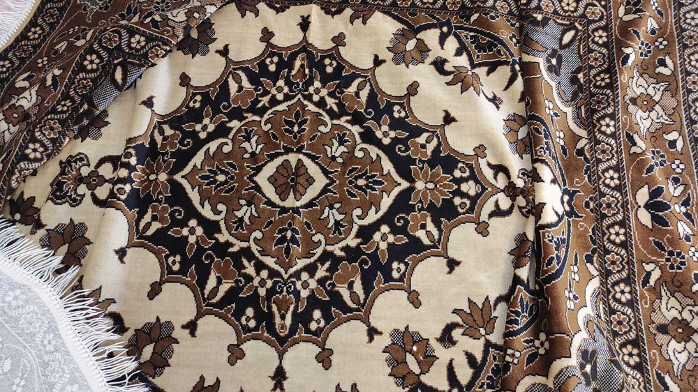 Покривало велюрове гобеленове на диван ліжко з френзлями 195х135 см