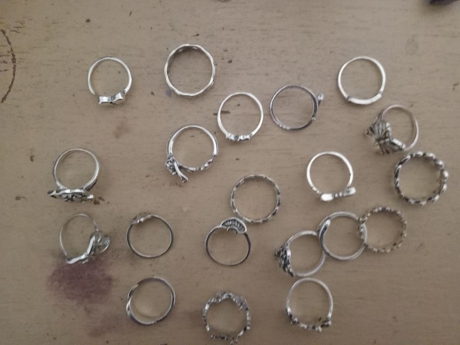 гарні каблучки (біжутерія)