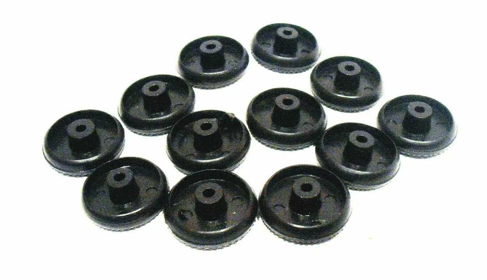 8 Rodas em plástico para restauro de modelos da JATO - Antigas