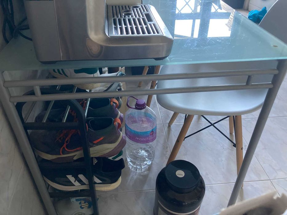 Mesa vidro 75x110 + 2 cadeiras