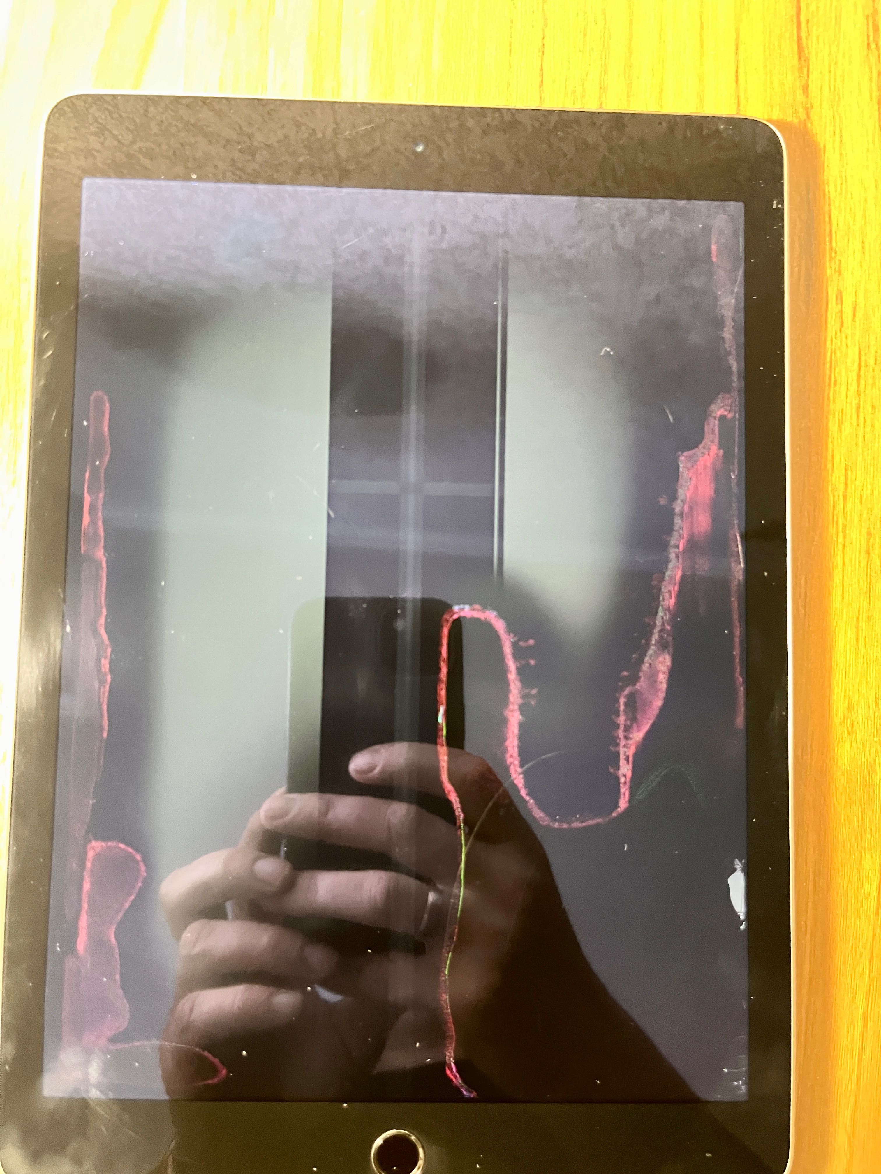 Лот 10 iPad - цілі та биті(під ремонт або запчастини)