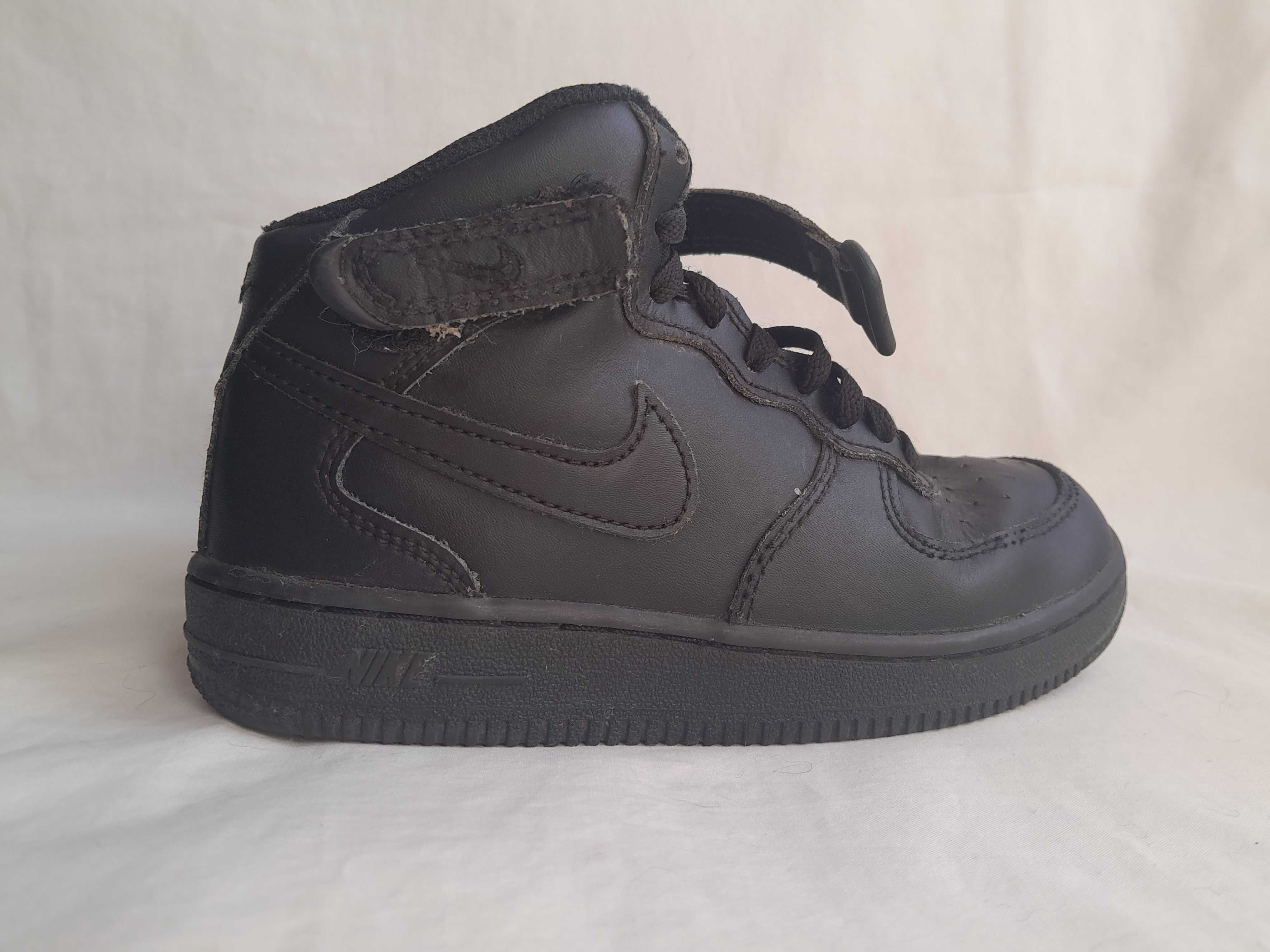 Sprzedam buty dziecięce Nike Air Force 1 Mid LE Black Kids
