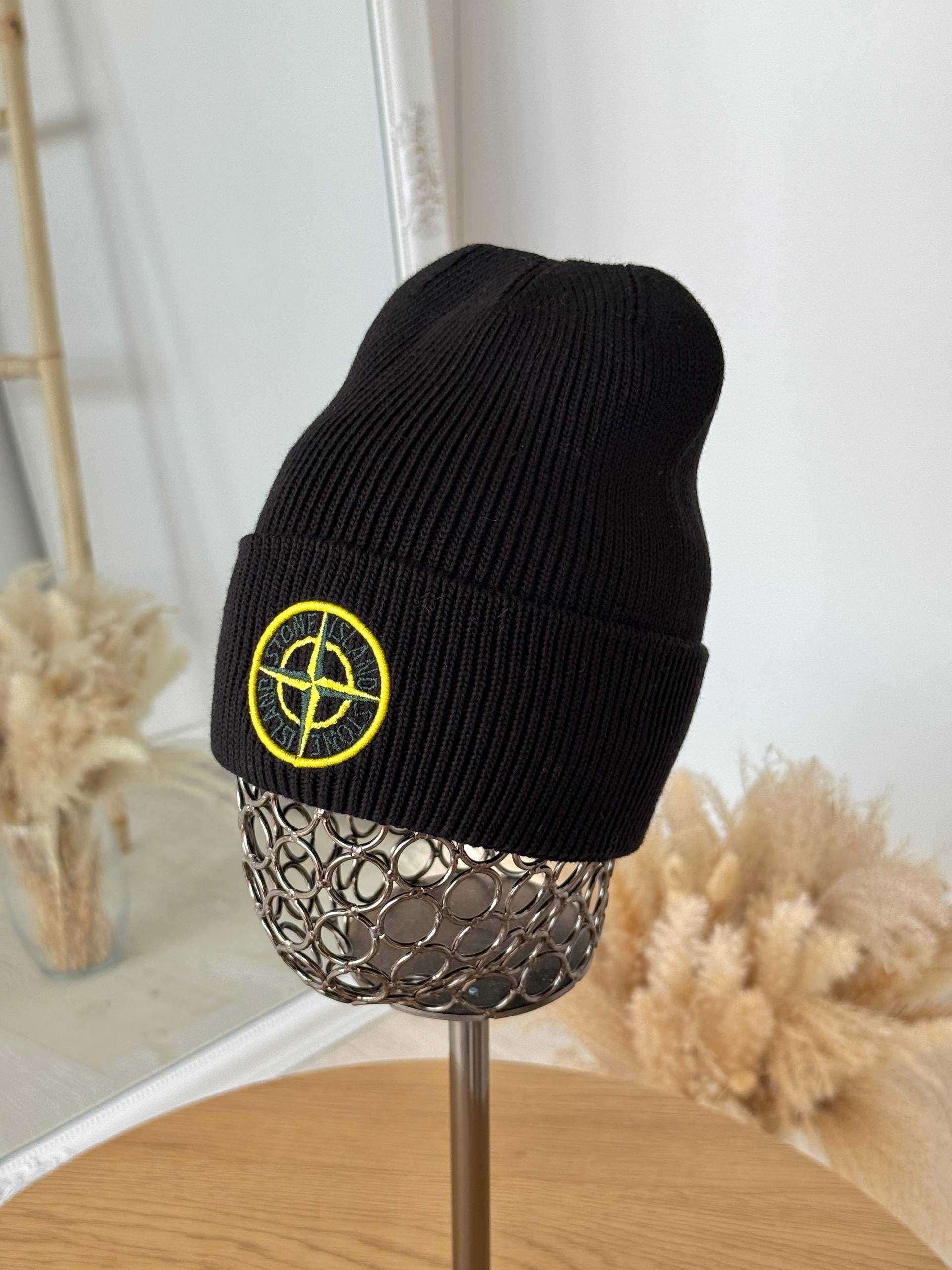 Шапка Вишневка
Stone Island (Унісекс)