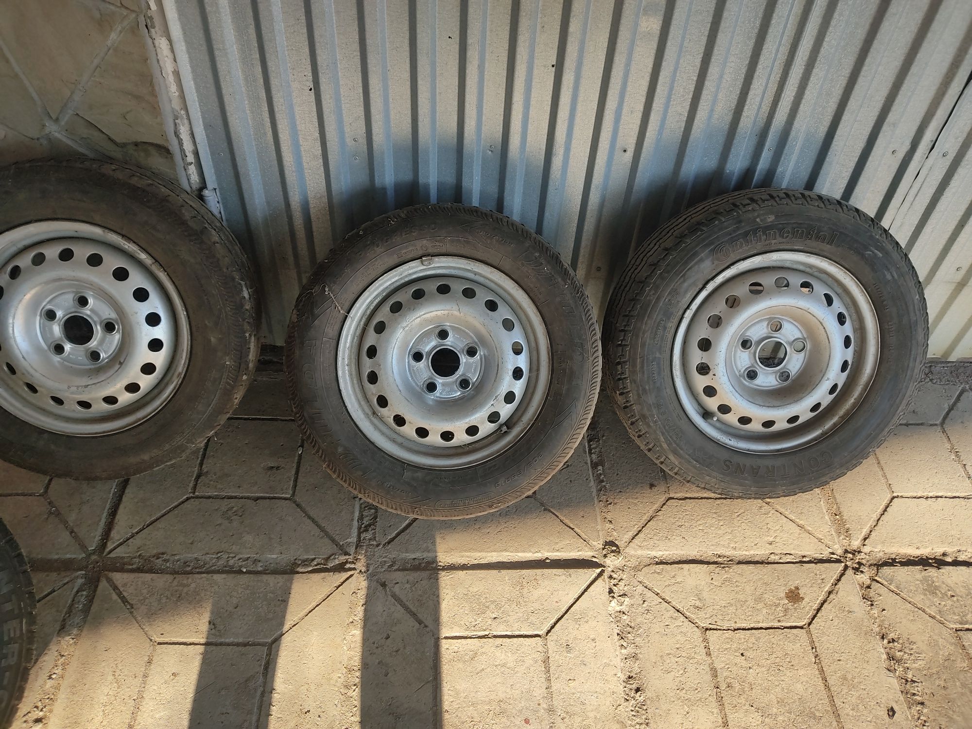 Продам диски до Фольксваген т4 каддіка резина погана ціна договірна