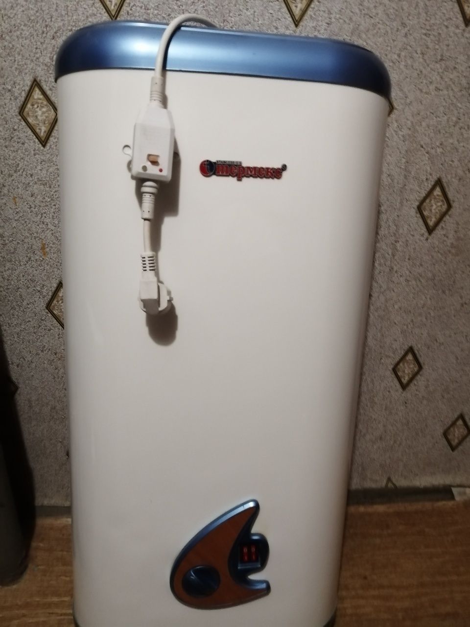 Продам бойлер на 50л.