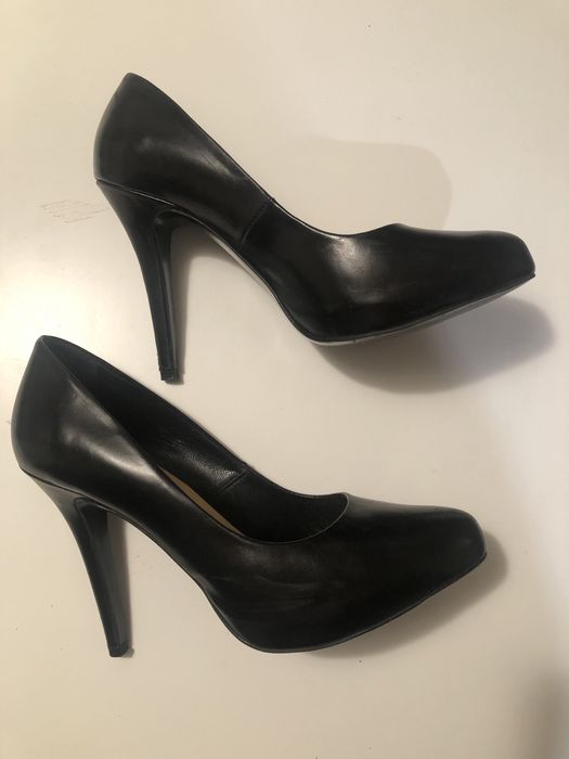 Eleganckie czółenka Kazar