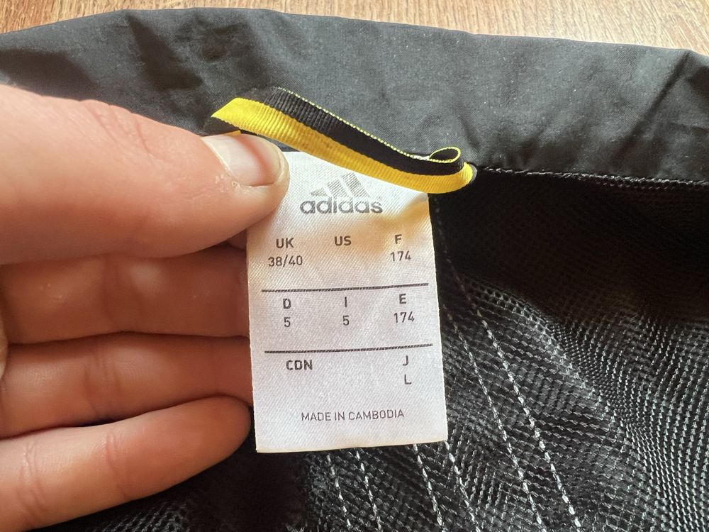 Куртка-вітровка adidas
