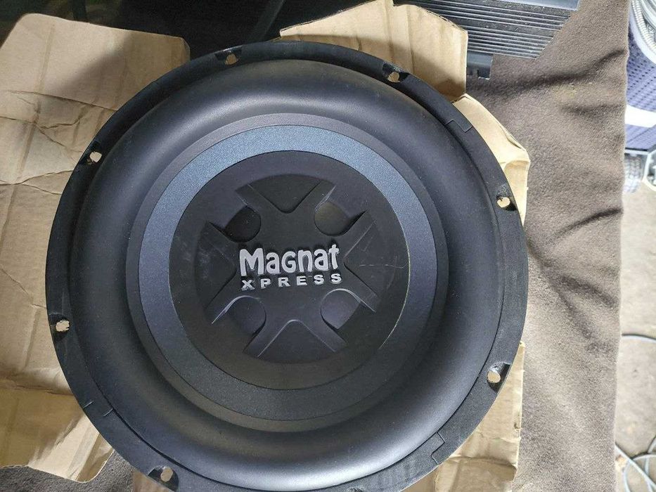 сабвуфера Magnat Xpress